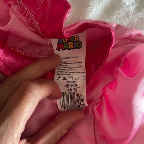 Girl’s Princess Peach Costume M (7-8) - Picture 3 of 3
